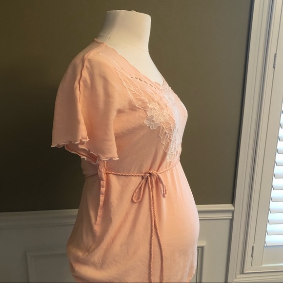 Motherhood Maternity Top - Cut Out Detail - Picture 3 of 3